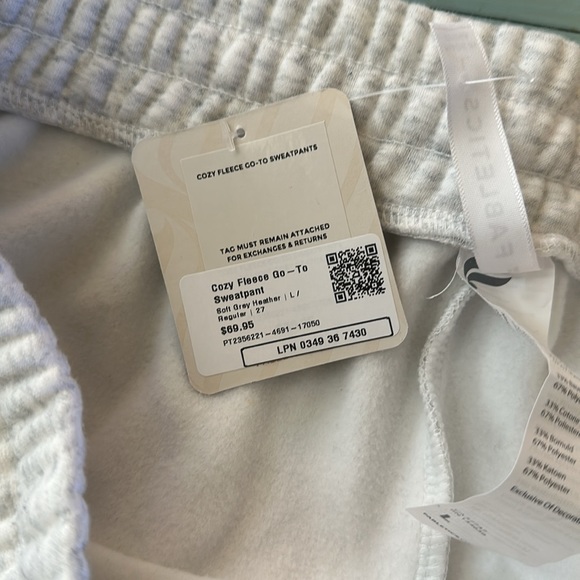 NWT woman’s Fabletics sweatpants. Size L - Picture 8 of 10